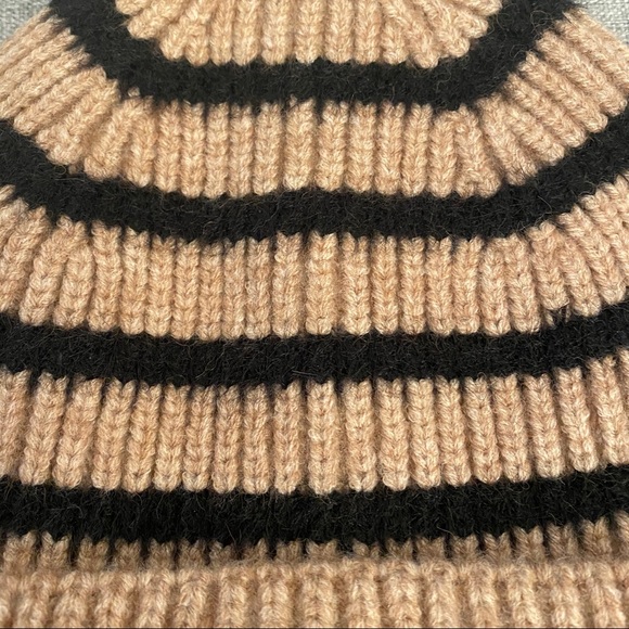 New Striped Knit Beanie Hat - Picture 6 of 8